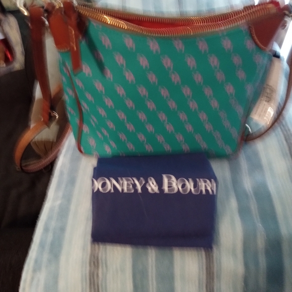 NWT DOONEY AND BOURKE CROSSBODY BAG - Picture 2 of 9